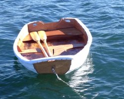 dinghy swamped, towed without dboard cap.jpg