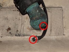 E32-3_ExhaustThoughHole.jpg