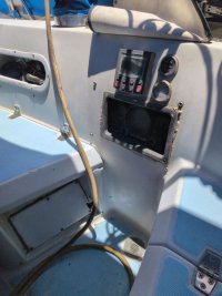 E32-3_CockpitInstrument.jpg